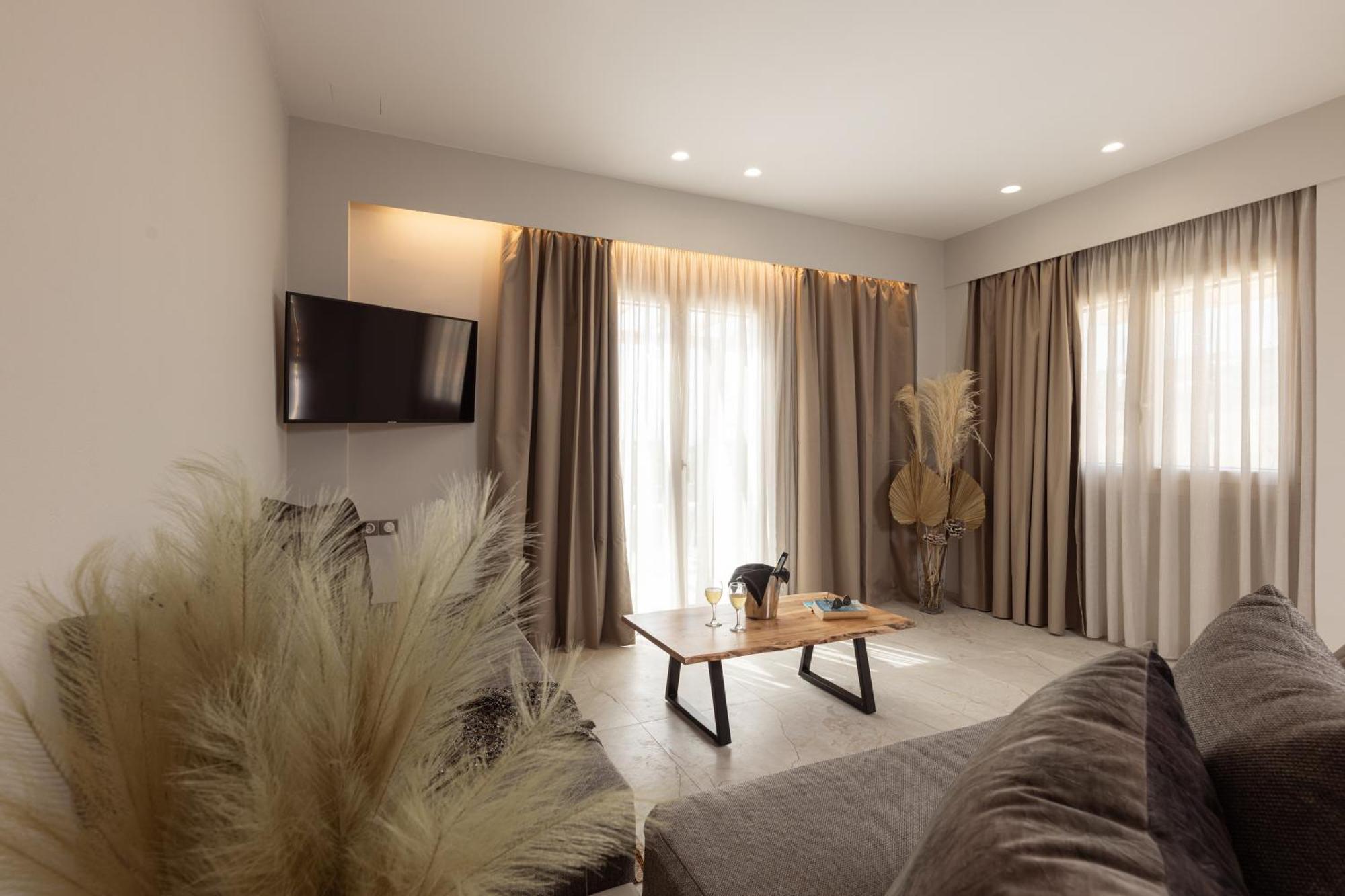מיקרי ויגלה Villa Finest -Seaside Villa With Private Swimming Pool- מראה חיצוני תמונה